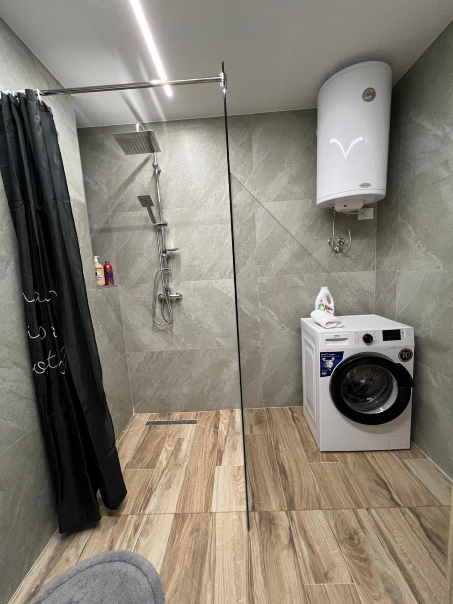 Port View Apartment 1 ดูร์เรส ภายนอก รูปภาพ
